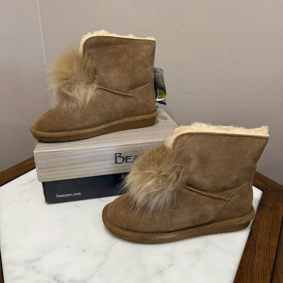 NIB BearPaw Women's Brown Suede Boots with Faux Fur Accent POMPOM - Picture 2 of 6